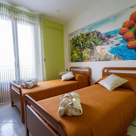 Casa Vacanze Dell'Angelo San Mauro Castelverde Екстер'єр фото